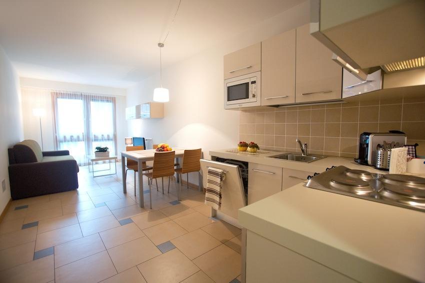 Lacroma Aparthotel Grado Exterior photo